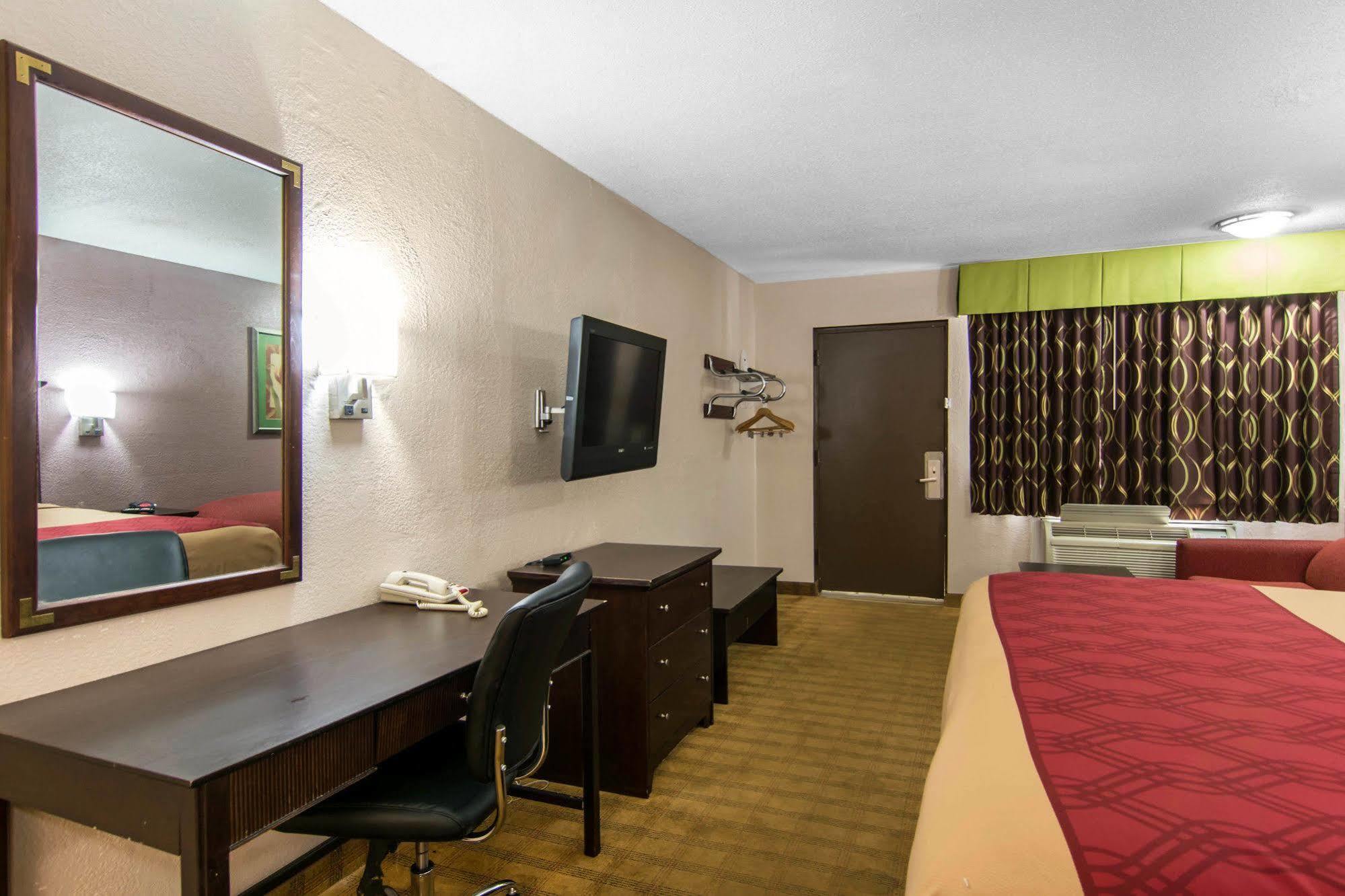 Econo Lodge Weldon - Roanoke Rapids Exterior photo